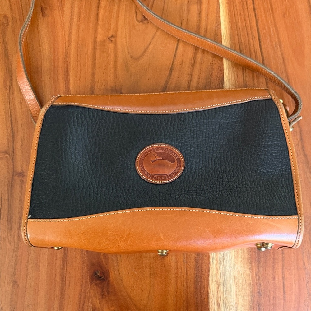 Vintage Dooney & Bourke Crossbody Bag Black & British Tan All Weather Leather - Picture 2 of 9